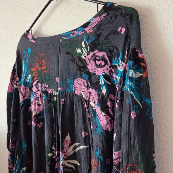 Torrid Womens US Size 4X Floral Print Gray Button-Front Blouse Rayon Long Sleeve - Picture 4 of 10